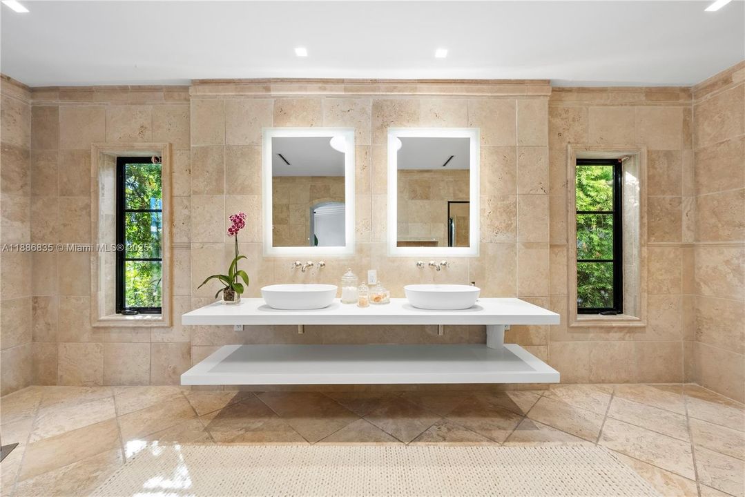 For Sale: $14,850,000 (5 beds, 4 baths, 4697 Square Feet)