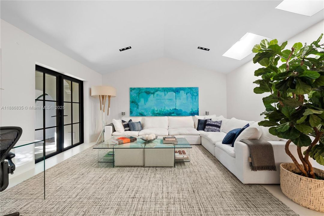 For Sale: $14,850,000 (5 beds, 4 baths, 4697 Square Feet)