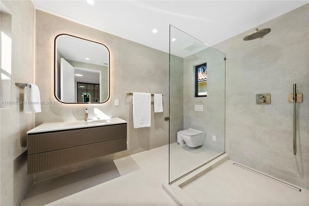 For Sale: $14,850,000 (5 beds, 4 baths, 4697 Square Feet)