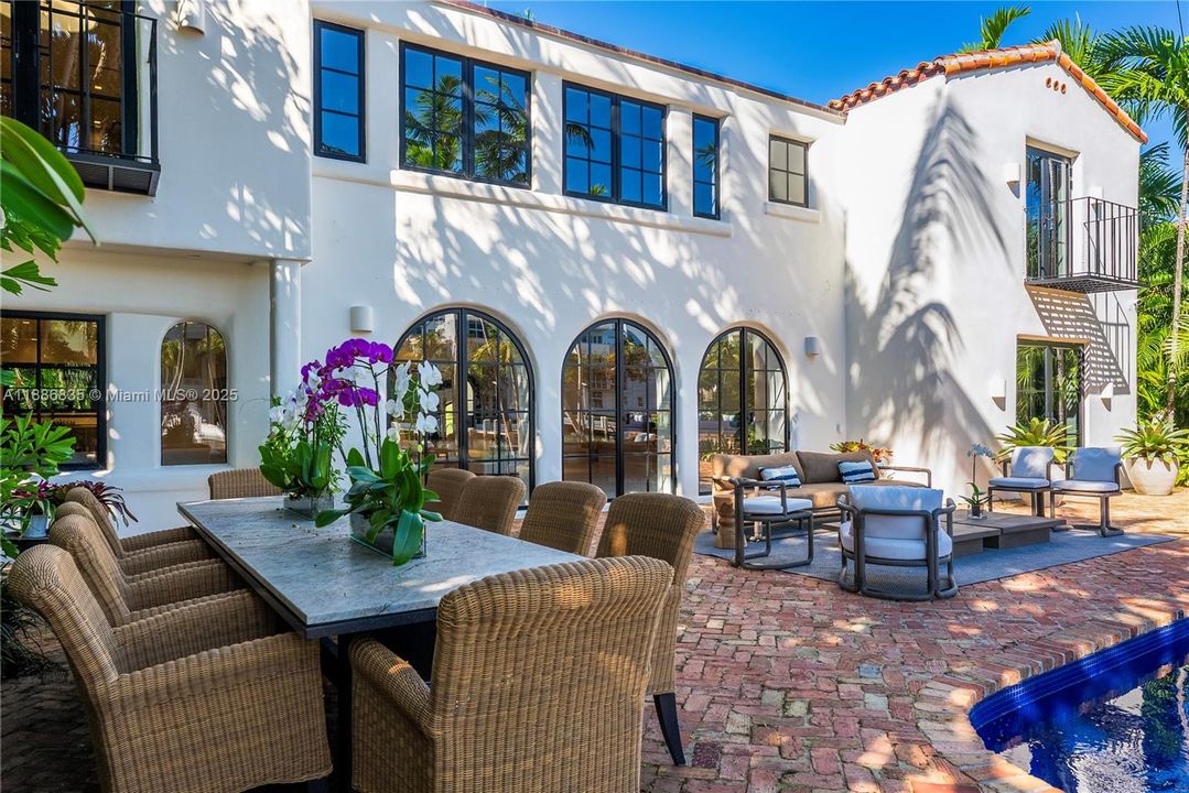 For Sale: $14,850,000 (5 beds, 4 baths, 4697 Square Feet)