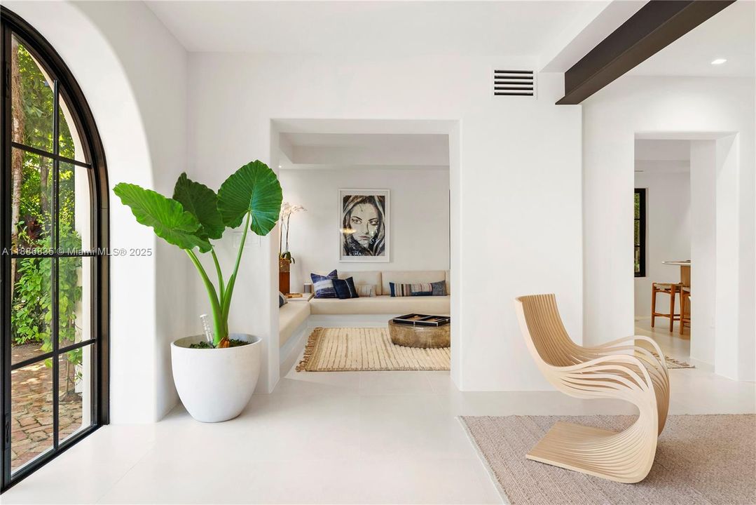 For Sale: $14,850,000 (5 beds, 4 baths, 4697 Square Feet)