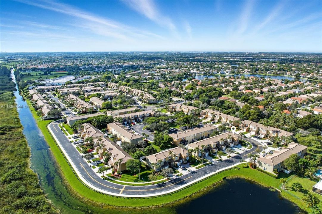 En Venta: $515,000 (3 camas, 2 baños, 1628 Pies cuadrados)