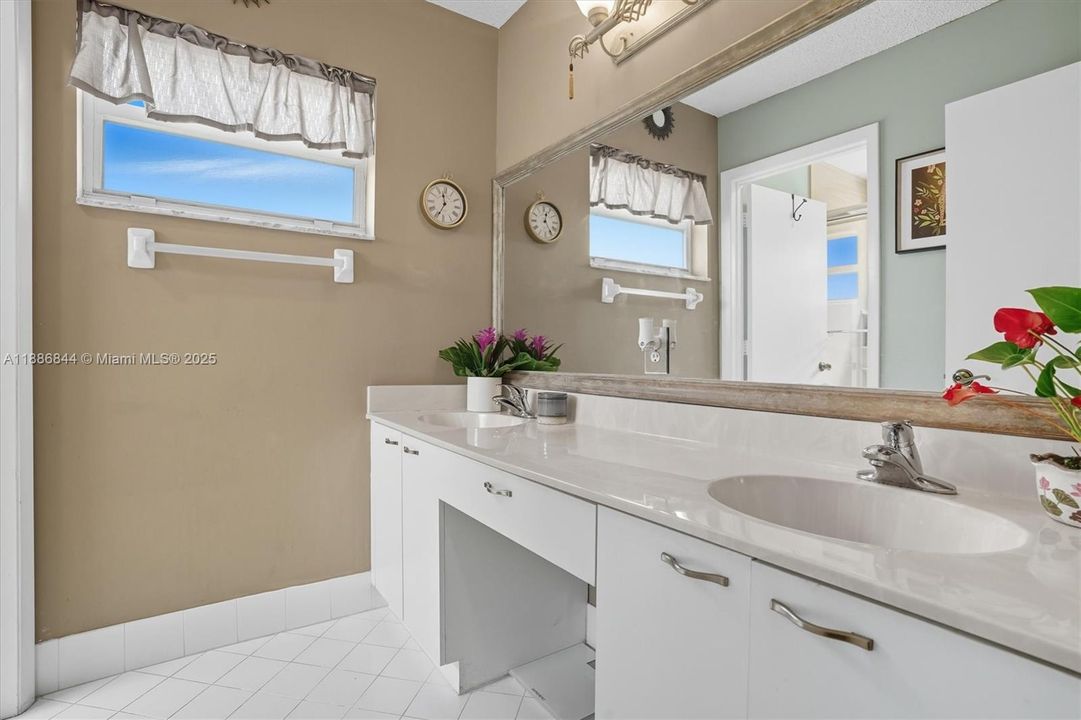 En Venta: $515,000 (3 camas, 2 baños, 1628 Pies cuadrados)