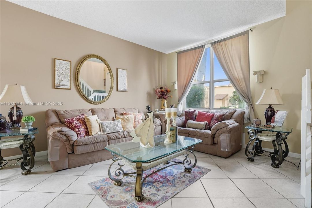 En Venta: $515,000 (3 camas, 2 baños, 1628 Pies cuadrados)