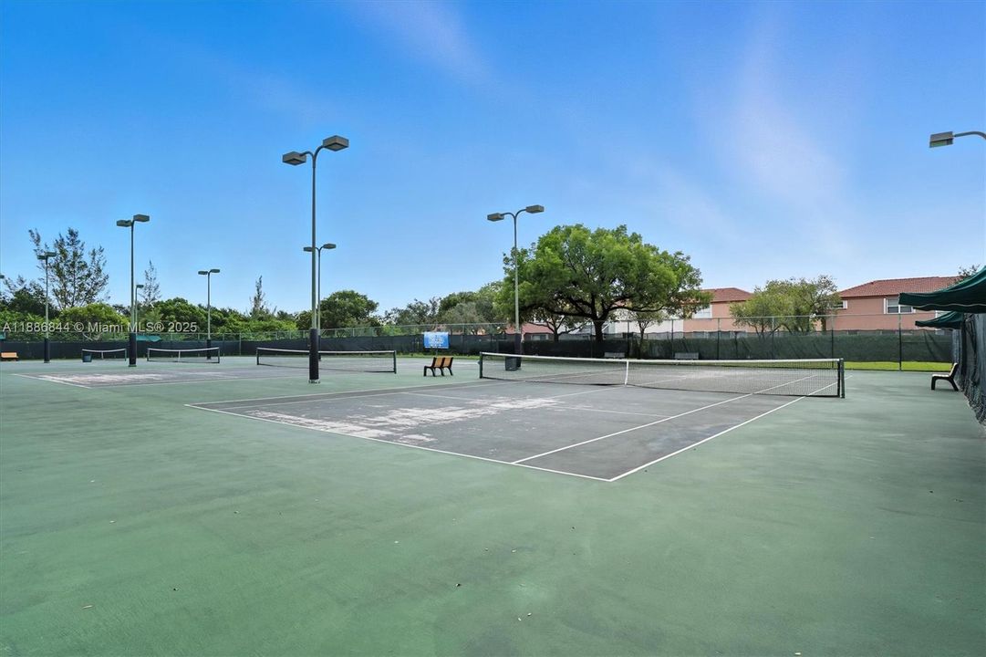 En Venta: $515,000 (3 camas, 2 baños, 1628 Pies cuadrados)