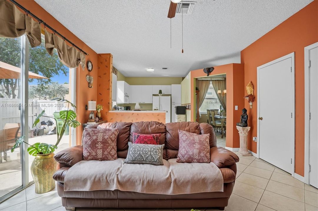 En Venta: $515,000 (3 camas, 2 baños, 1628 Pies cuadrados)