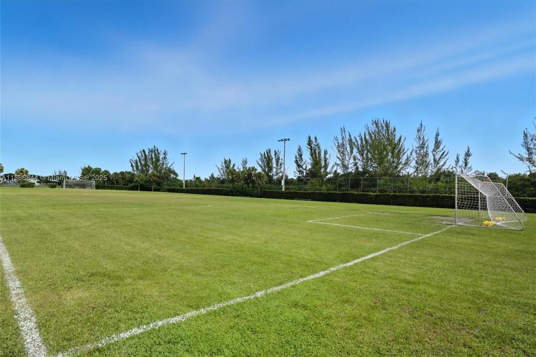 En Venta: $515,000 (3 camas, 2 baños, 1628 Pies cuadrados)