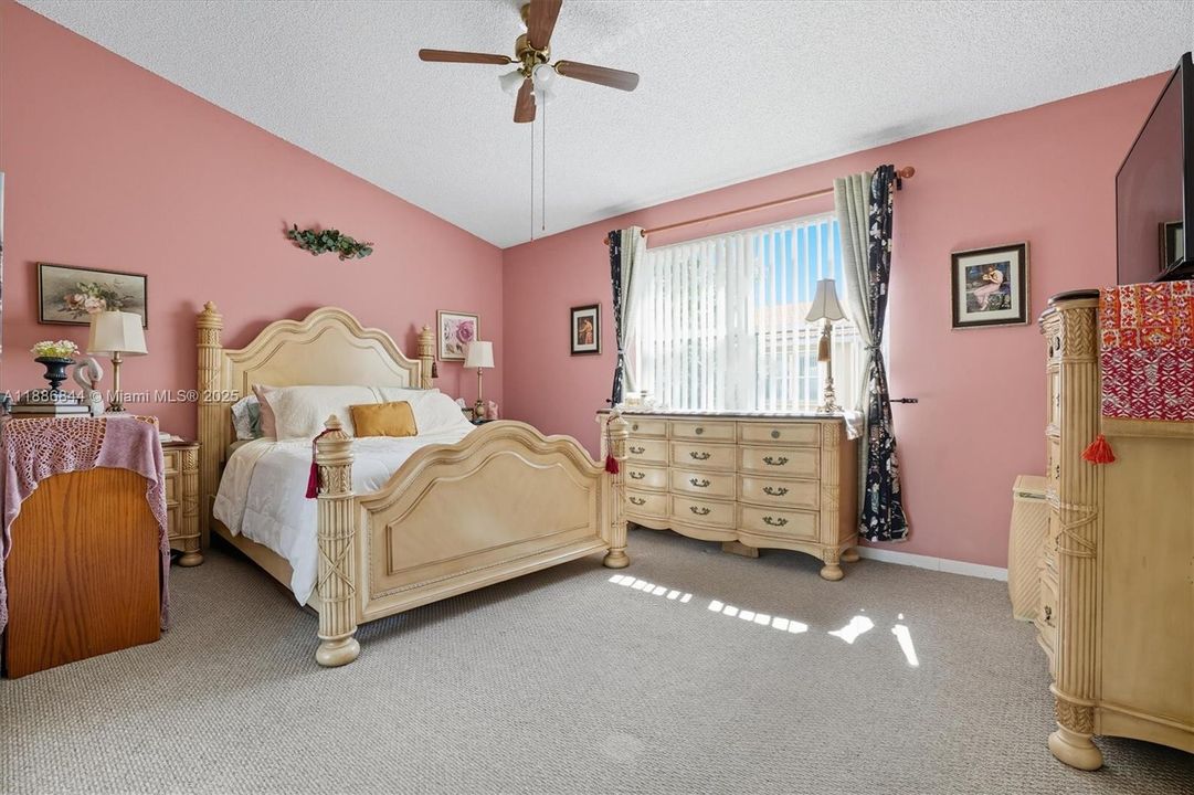 En Venta: $515,000 (3 camas, 2 baños, 1628 Pies cuadrados)