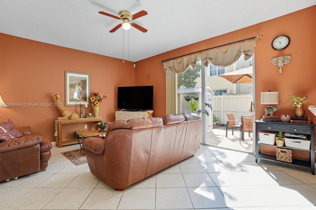 En Venta: $515,000 (3 camas, 2 baños, 1628 Pies cuadrados)