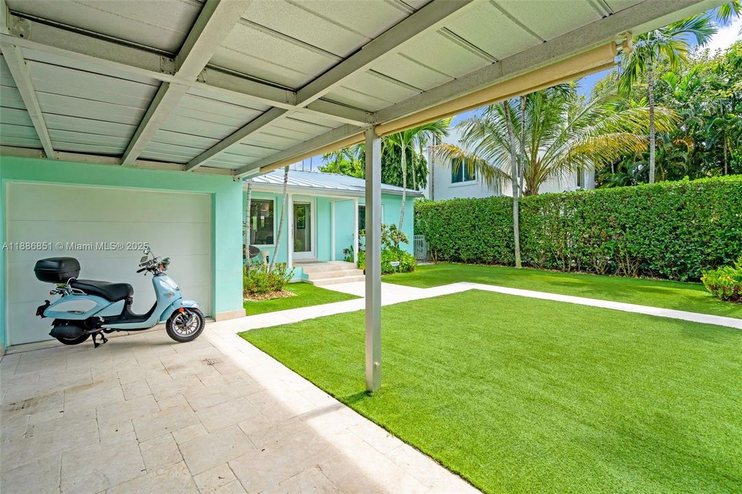 Recently Sold: $2,590,000 (3 beds, 2 baths, 1622 Square Feet)