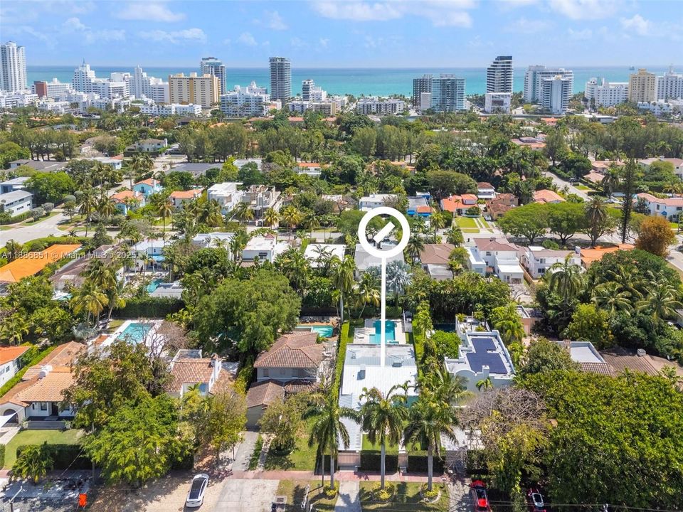 Recently Sold: $2,590,000 (3 beds, 2 baths, 1622 Square Feet)