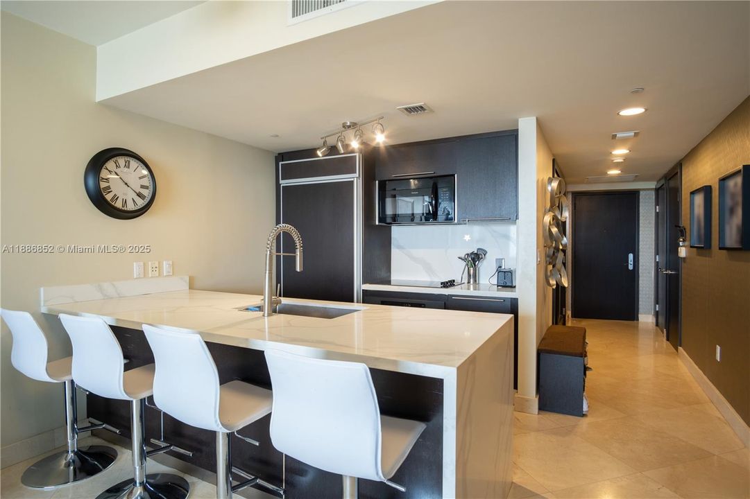 На продажу: $740,000 (2 спален, 1 ванн, 1086 Квадратных фут)