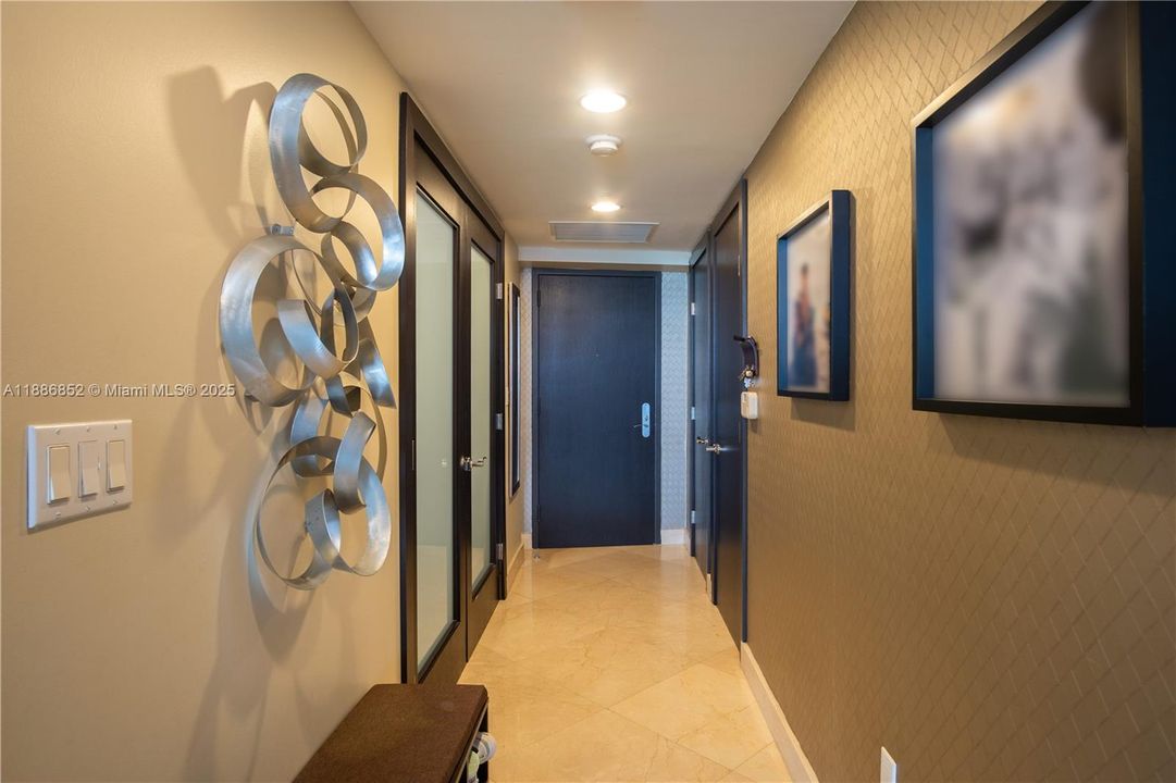 На продажу: $740,000 (2 спален, 1 ванн, 1086 Квадратных фут)