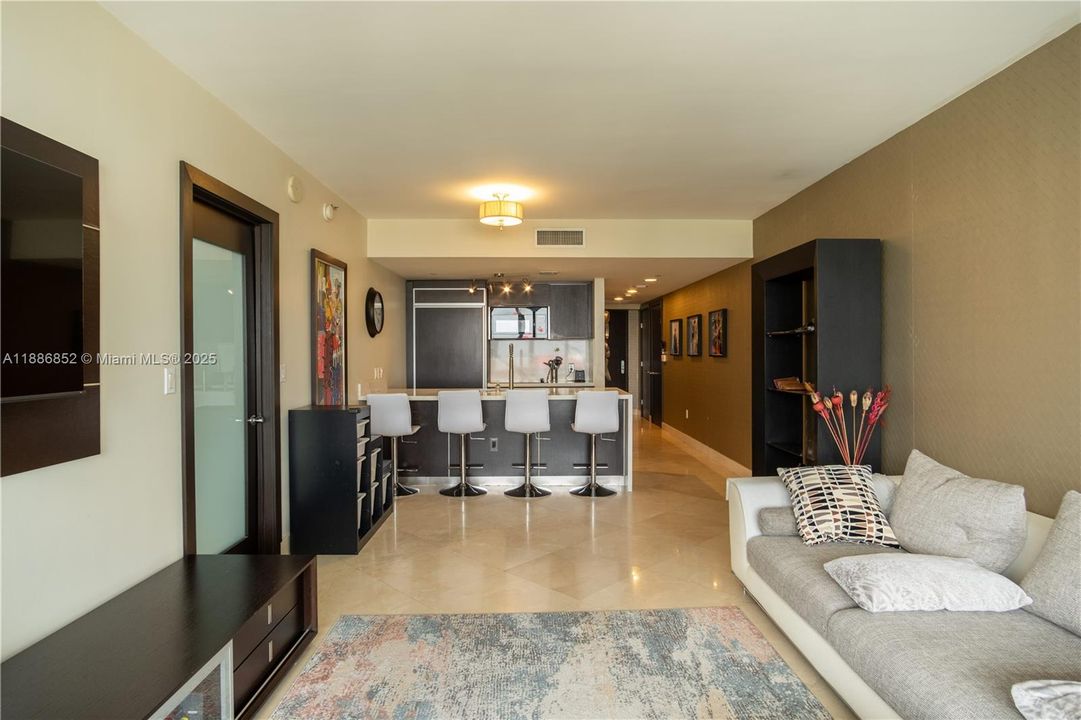 На продажу: $740,000 (2 спален, 1 ванн, 1086 Квадратных фут)