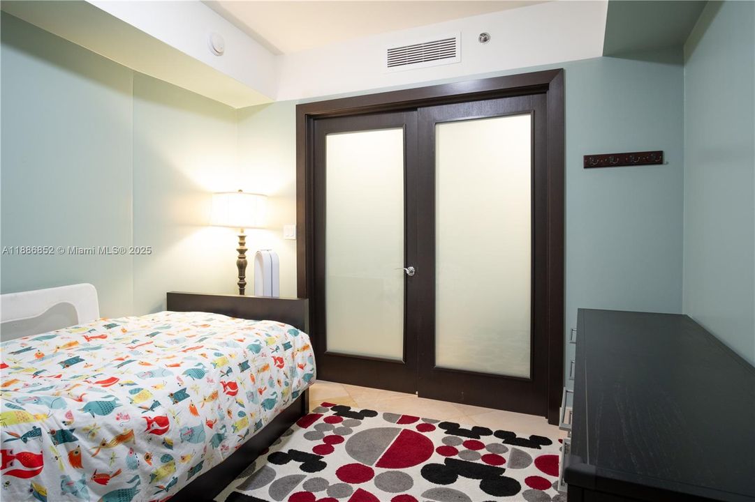 На продажу: $740,000 (2 спален, 1 ванн, 1086 Квадратных фут)