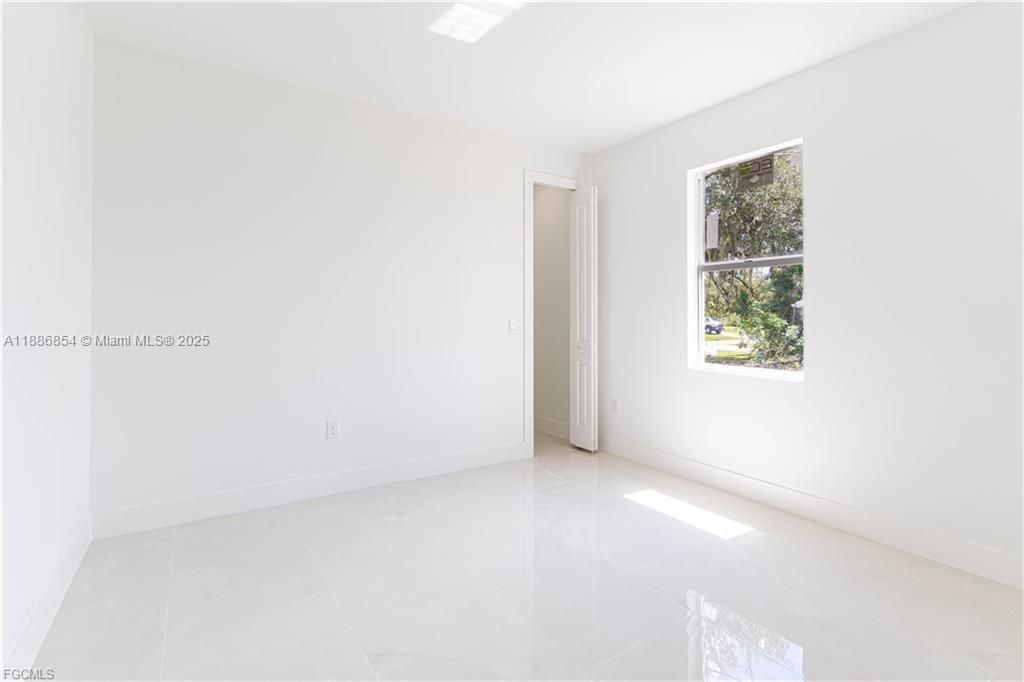 合同活跃: $374,990 (3 贝兹, 3 浴室, 0 平方英尺)