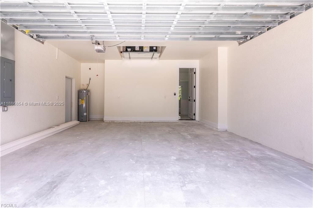 合同活跃: $374,990 (3 贝兹, 3 浴室, 0 平方英尺)