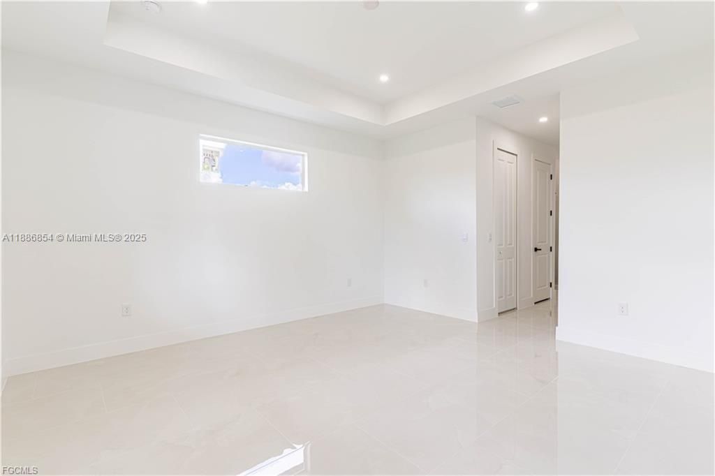 合同活跃: $374,990 (3 贝兹, 3 浴室, 0 平方英尺)