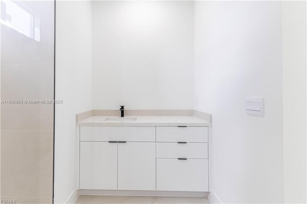 合同活跃: $374,990 (3 贝兹, 3 浴室, 0 平方英尺)