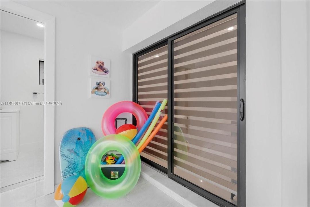 待售: $1,099,000 (3 贝兹, 3 浴室, 0 平方英尺)