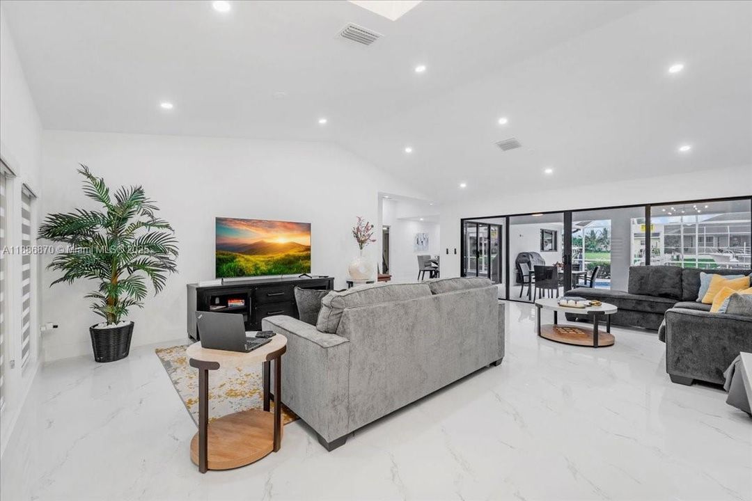 待售: $1,099,000 (3 贝兹, 3 浴室, 0 平方英尺)