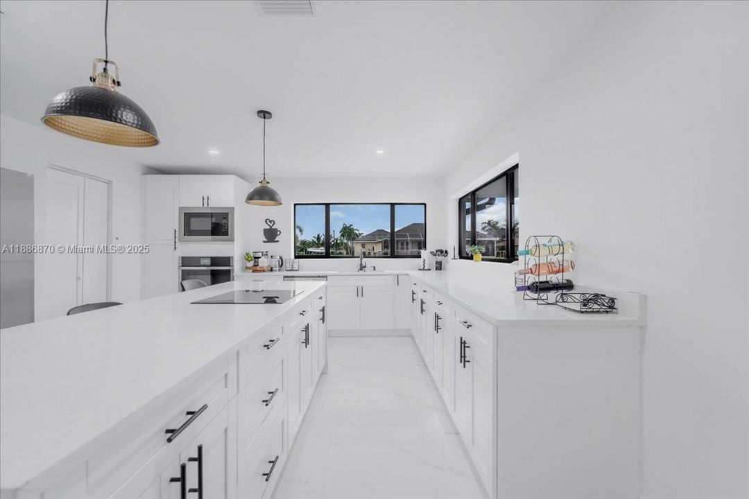 待售: $1,099,000 (3 贝兹, 3 浴室, 0 平方英尺)