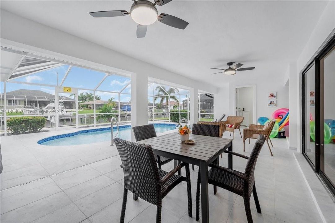 待售: $1,099,000 (3 贝兹, 3 浴室, 0 平方英尺)