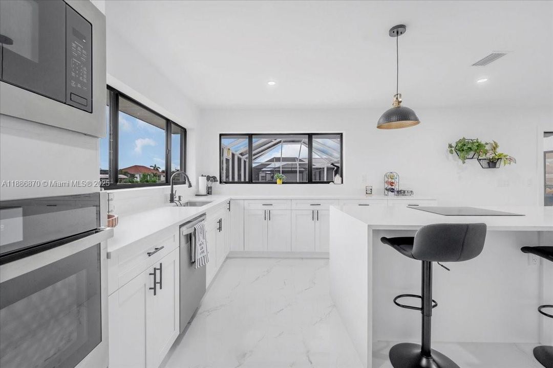 待售: $1,099,000 (3 贝兹, 3 浴室, 0 平方英尺)