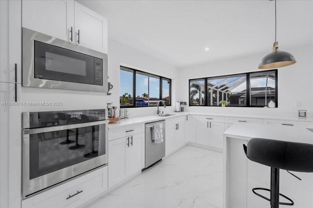 待售: $1,099,000 (3 贝兹, 3 浴室, 0 平方英尺)