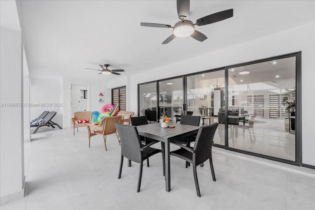 待售: $1,099,000 (3 贝兹, 3 浴室, 0 平方英尺)