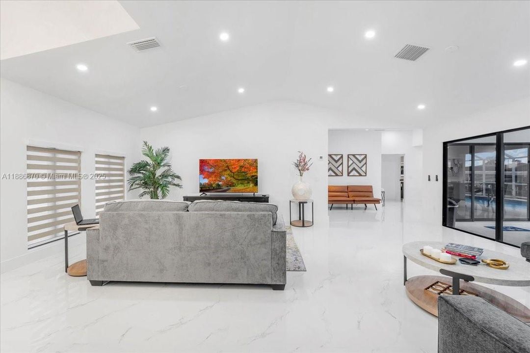 待售: $1,099,000 (3 贝兹, 3 浴室, 0 平方英尺)