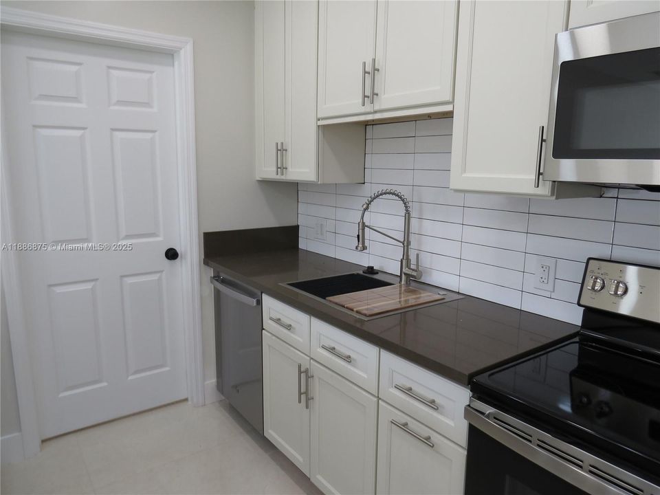 For Sale: $999,500 (0 beds, 0 baths, 2780 Square Feet)