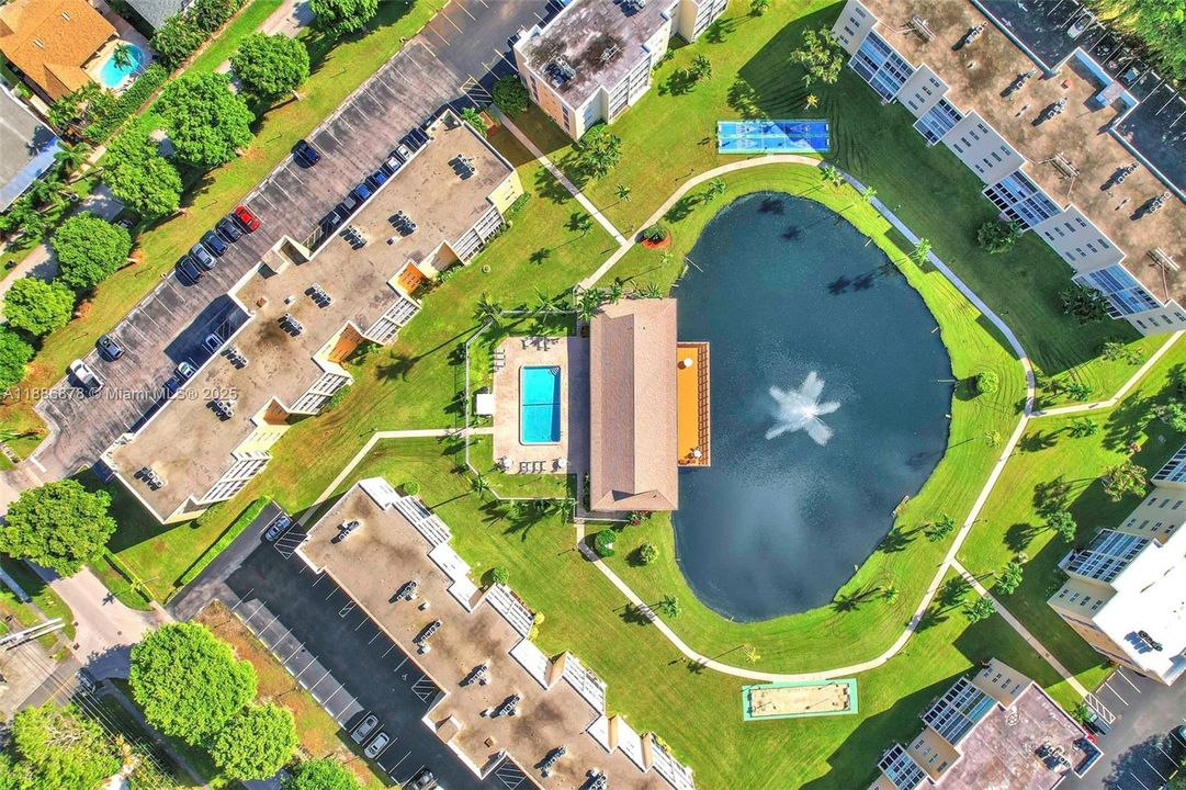 For Sale: $340,000 (2 beds, 2 baths, 1144 Square Feet)