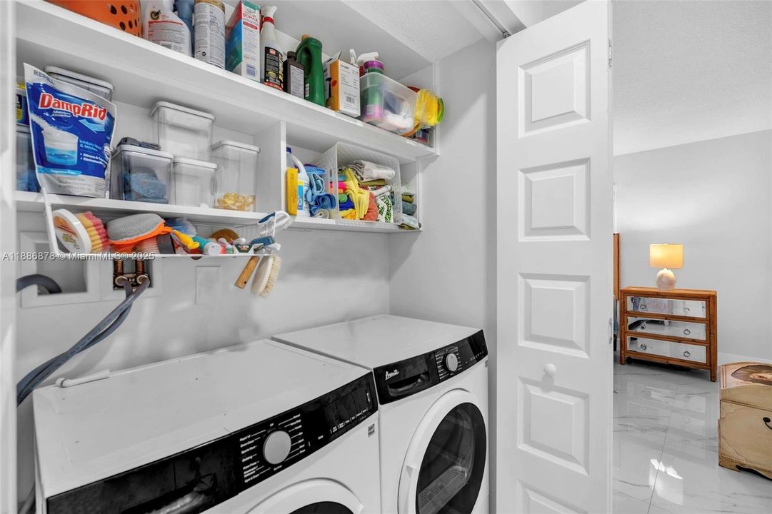 For Sale: $340,000 (2 beds, 2 baths, 1144 Square Feet)