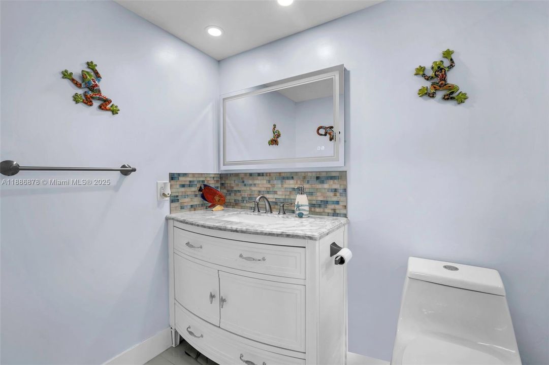 For Sale: $340,000 (2 beds, 2 baths, 1144 Square Feet)