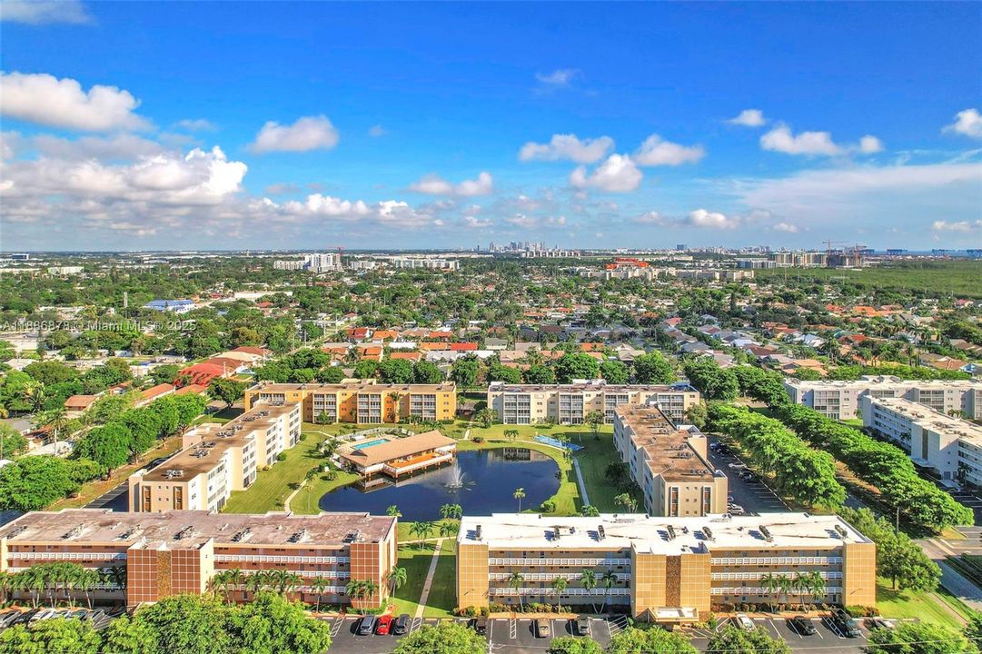 For Sale: $340,000 (2 beds, 2 baths, 1144 Square Feet)