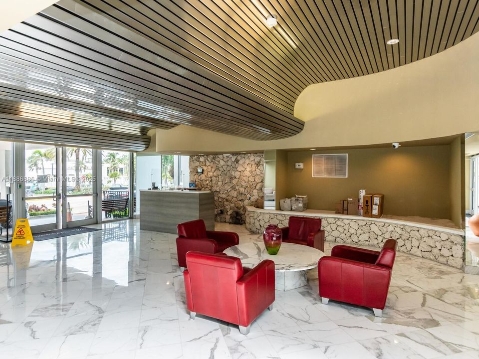 Recently Sold: $649,000 (2 beds, 2 baths, 1024 Square Feet)