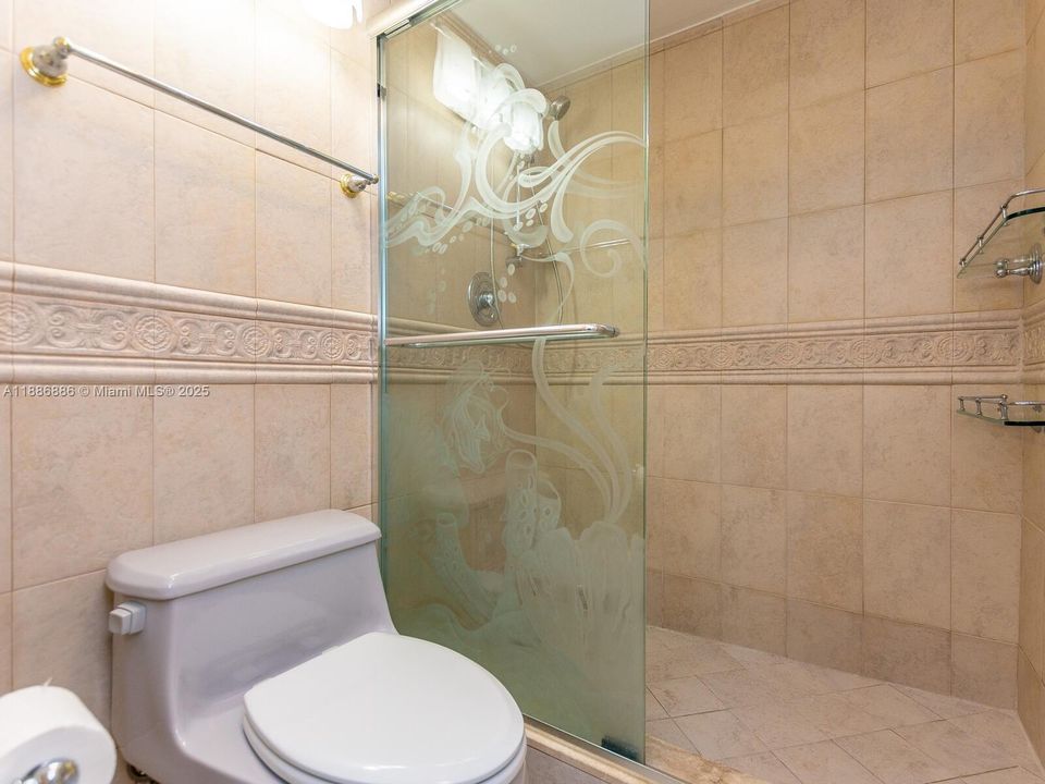 Recently Sold: $649,000 (2 beds, 2 baths, 1024 Square Feet)