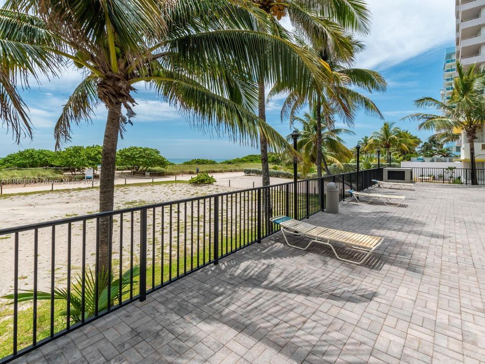 Recently Sold: $649,000 (2 beds, 2 baths, 1024 Square Feet)