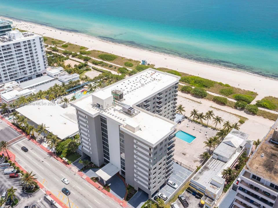 Recently Sold: $649,000 (2 beds, 2 baths, 1024 Square Feet)