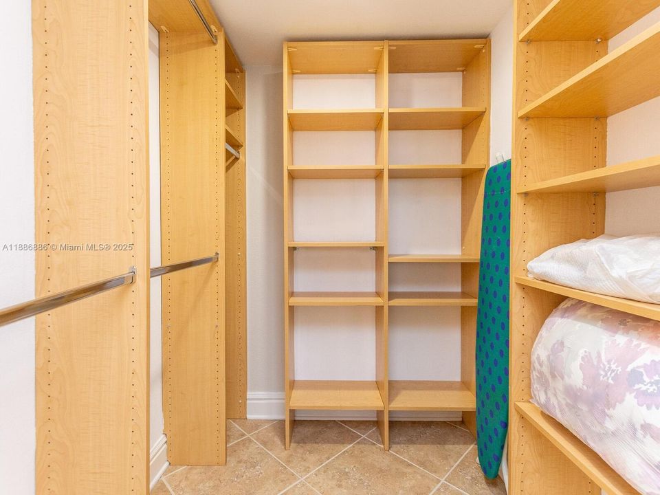 Recently Sold: $649,000 (2 beds, 2 baths, 1024 Square Feet)