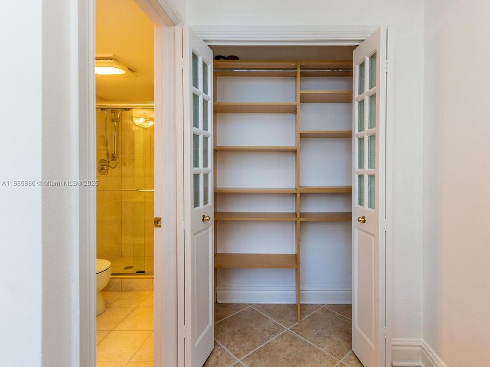 Recently Sold: $649,000 (2 beds, 2 baths, 1024 Square Feet)