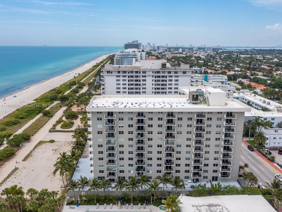 Recently Sold: $649,000 (2 beds, 2 baths, 1024 Square Feet)