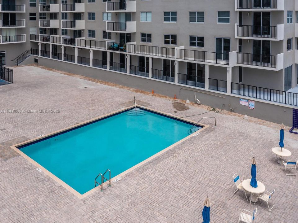 Recently Sold: $649,000 (2 beds, 2 baths, 1024 Square Feet)