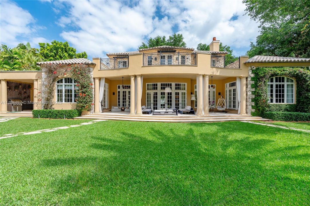 На продажу: $14,500,000 (6 спален, 6 ванн, 7787 Квадратных фут)