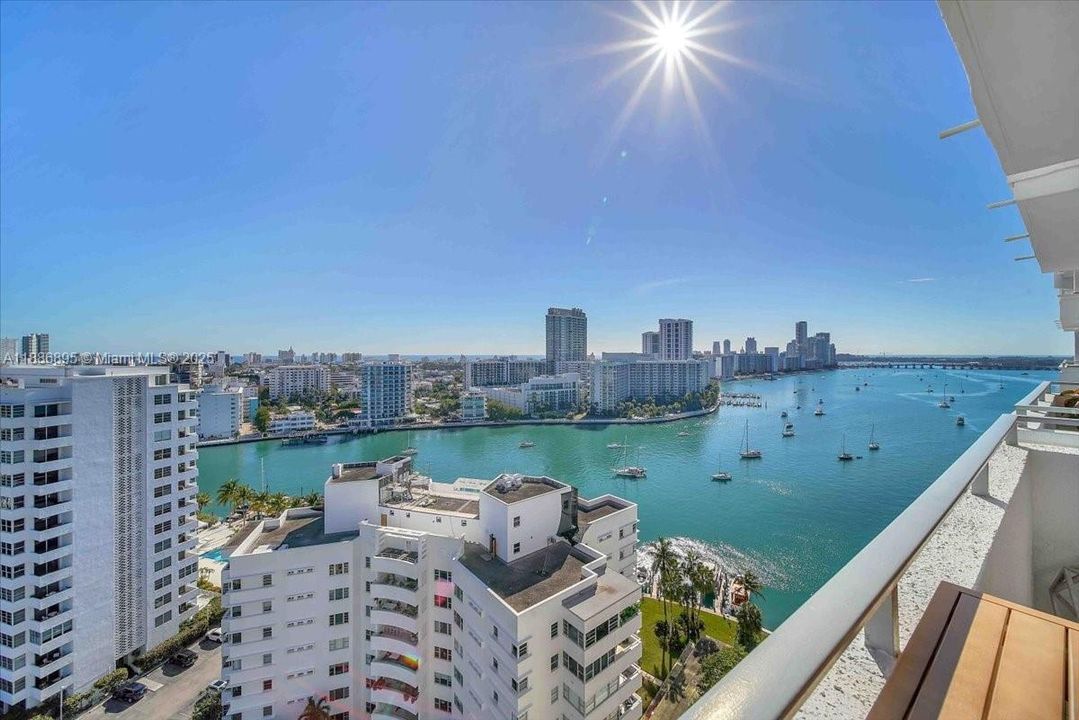 最近租的: $5,300 (2 贝兹, 2 浴室, 1372 平方英尺)