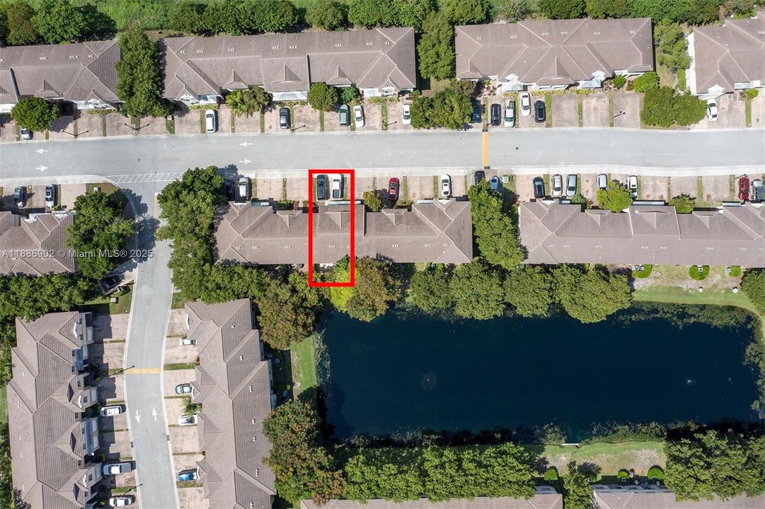 Vendido Recientemente: $300,000 (3 camas, 3 baños, 1394 Pies cuadrados)