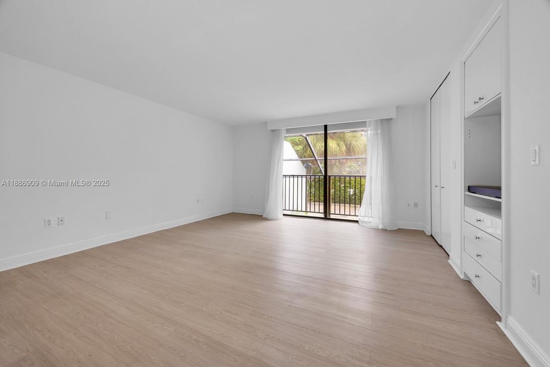 最近售出: $1,195,000 (2 贝兹, 2 浴室, 1404 平方英尺)