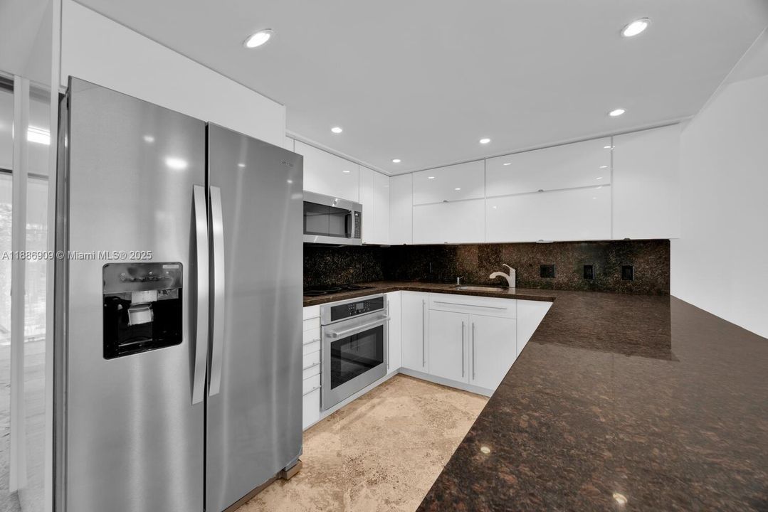 最近售出: $1,195,000 (2 贝兹, 2 浴室, 1404 平方英尺)