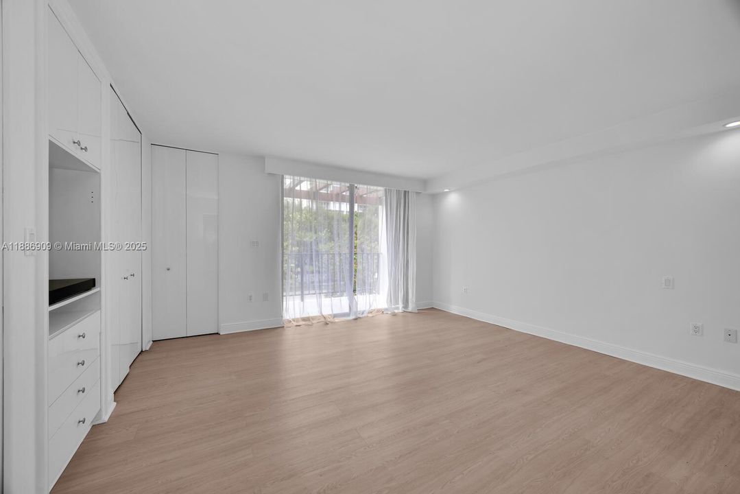 最近售出: $1,195,000 (2 贝兹, 2 浴室, 1404 平方英尺)